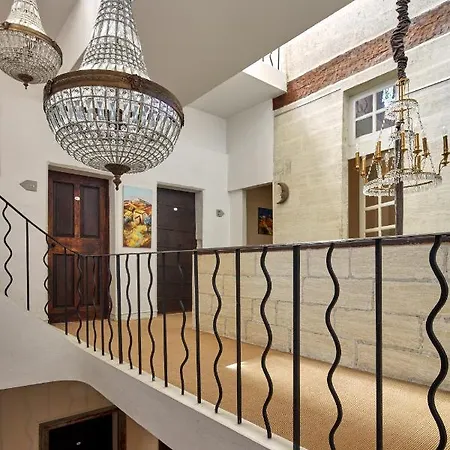 De L'atelier فندق