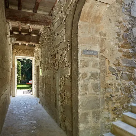 De L'atelier فندق 3*